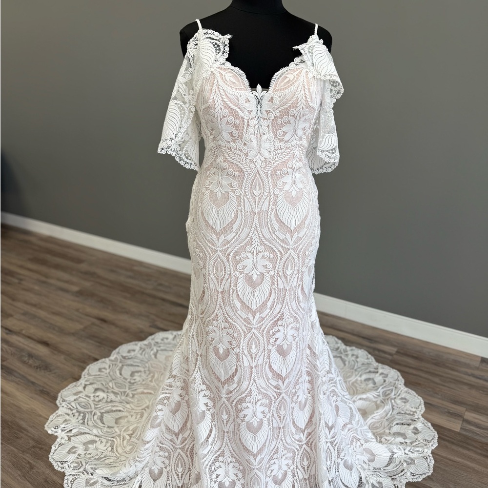 Nora Spencer Signature Boho/Western Lace Fitted Wedding Dress